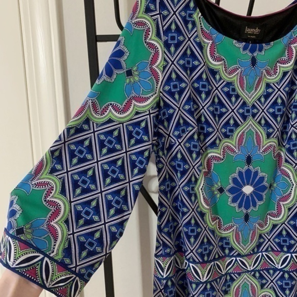 NWOT laundry by Shelli Segal multicolor jersey shift dress - size S